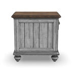 Table d'appoint Plymouth marron en bois par Flexsteel - 16 x 23 x 23