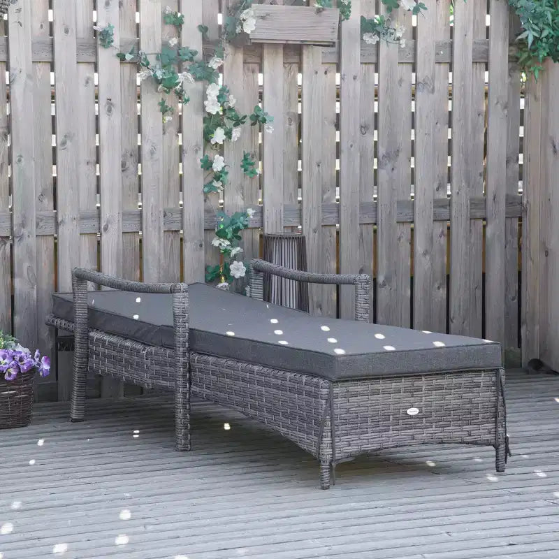 Wicker Chaise Lounge, 4 Position Adjustable Backrest and Cushions Outdoor Lounge Chair PE Rattan Sun Lounger for Poolside, Balcony or Garden