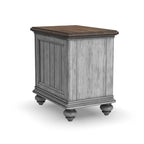 Table d'appoint Plymouth marron en bois par Flexsteel - 16 x 23 x 23