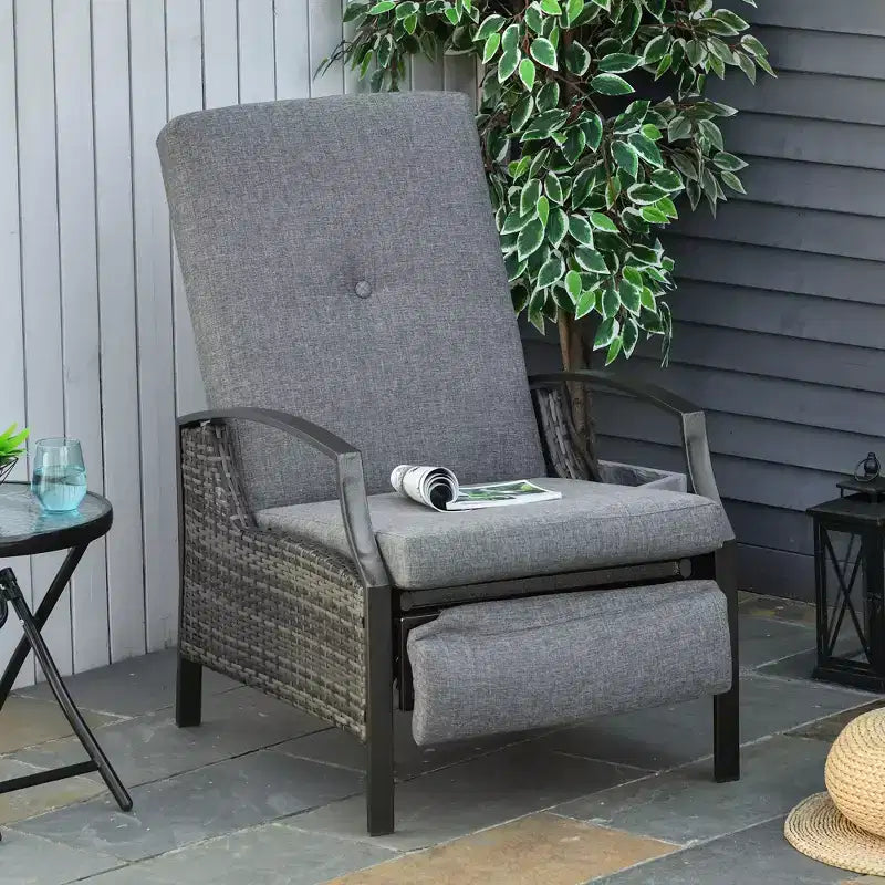 Outsunny Rattan Adjustable Recliner Chair with Hand-Woven All-Weather Wicker for Patio, Outdoor, Garden, Poolside