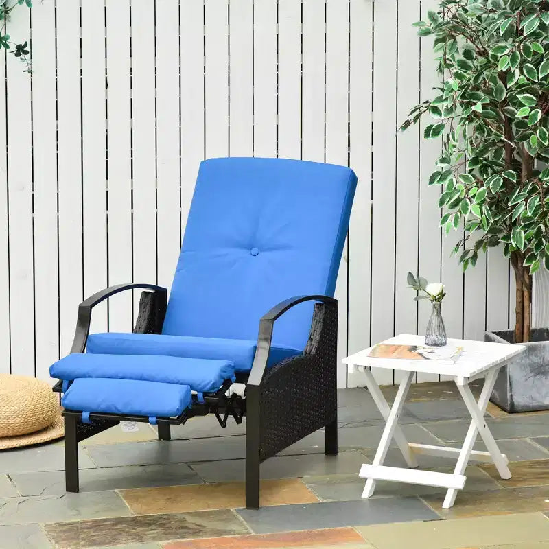 Outsunny Rattan Adjustable Recliner Chair with Hand-Woven All-Weather Wicker for Patio, Outdoor, Garden, Poolside