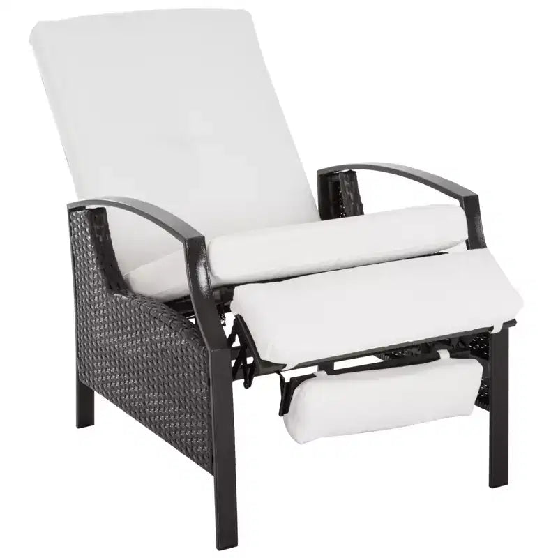 Outsunny Rattan Adjustable Recliner Chair with Hand-Woven All-Weather Wicker for Patio, Outdoor, Garden, Poolside