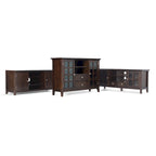 WYNDENHALL Normandy Meuble TV multimédia en bois massif de 134,6 cm de large pour téléviseurs jusqu'à 60 pouces