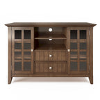 WYNDENHALL Normandy Meuble TV multimédia en bois massif de 134,6 cm de large pour téléviseurs jusqu'à 60 pouces