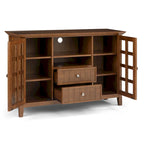 WYNDENHALL Normandy Meuble TV multimédia en bois massif de 134,6 cm de large pour téléviseurs jusqu'à 60 pouces