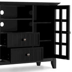 WYNDENHALL Normandy Meuble TV multimédia en bois massif de 134,6 cm de large pour téléviseurs jusqu'à 60 pouces