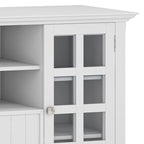WYNDENHALL Normandy Meuble TV multimédia en bois massif de 134,6 cm de large pour téléviseurs jusqu'à 60 pouces